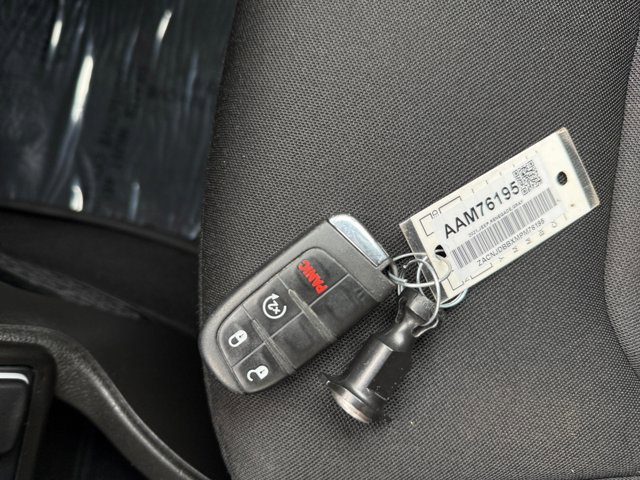 Used 2021 Jeep Renegade Latitude AWD/4WD image 17