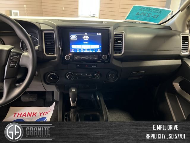Used 2024 Nissan Frontier SV image 17