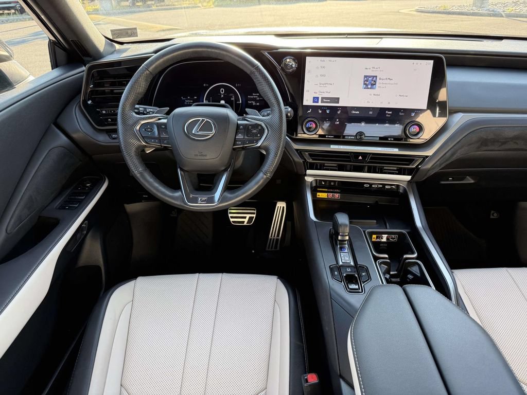 Used 2025 Lexus TX 500h AWD image 8