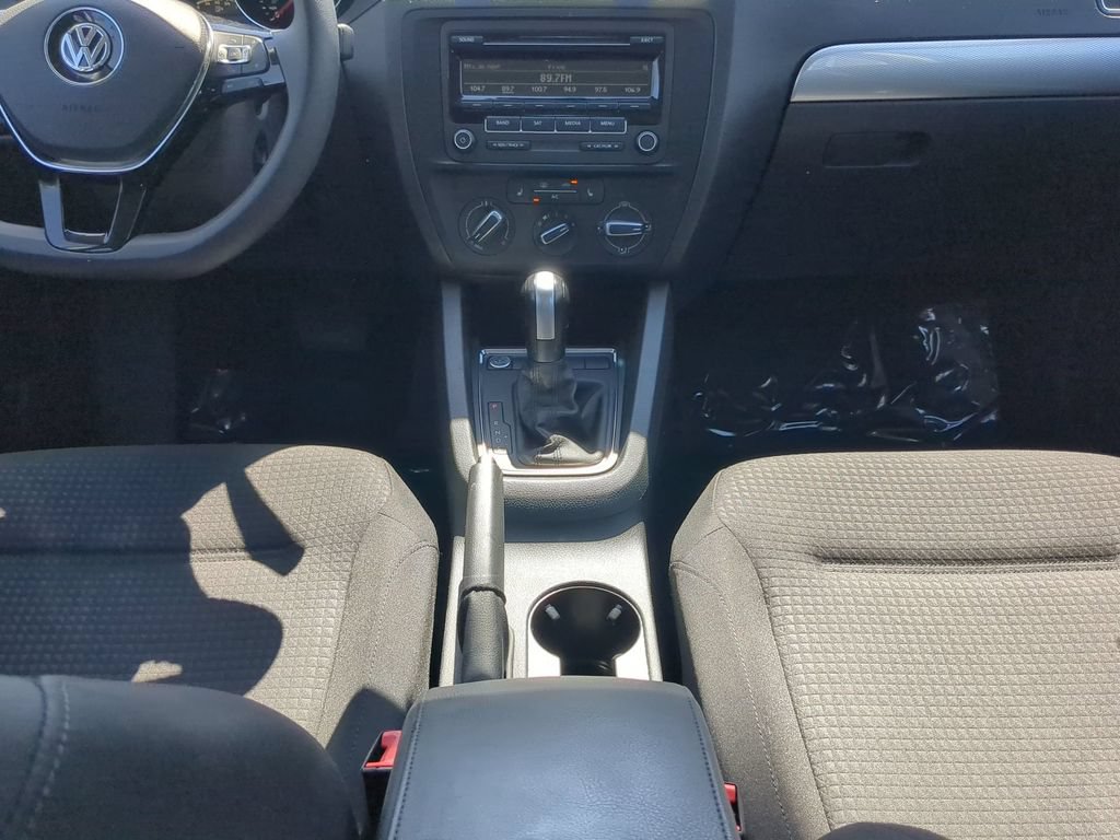 Used 2015 Volkswagen Jetta SE FWD image 14