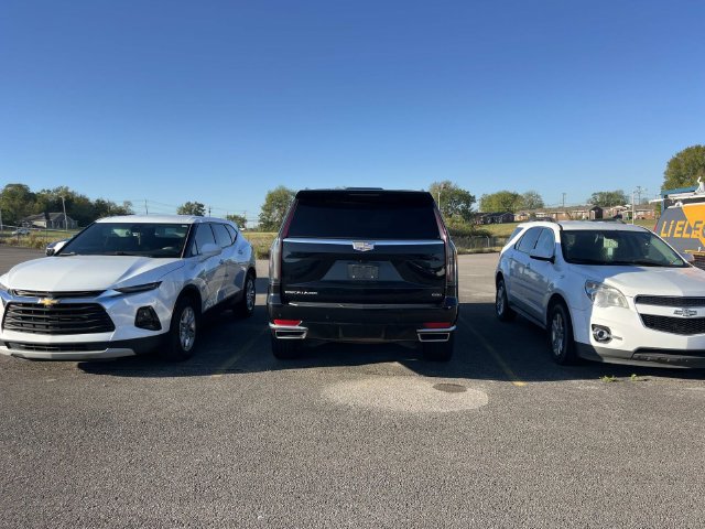 Used 2022 Cadillac Escalade ESV Premium Luxury AWD/4WD image 3