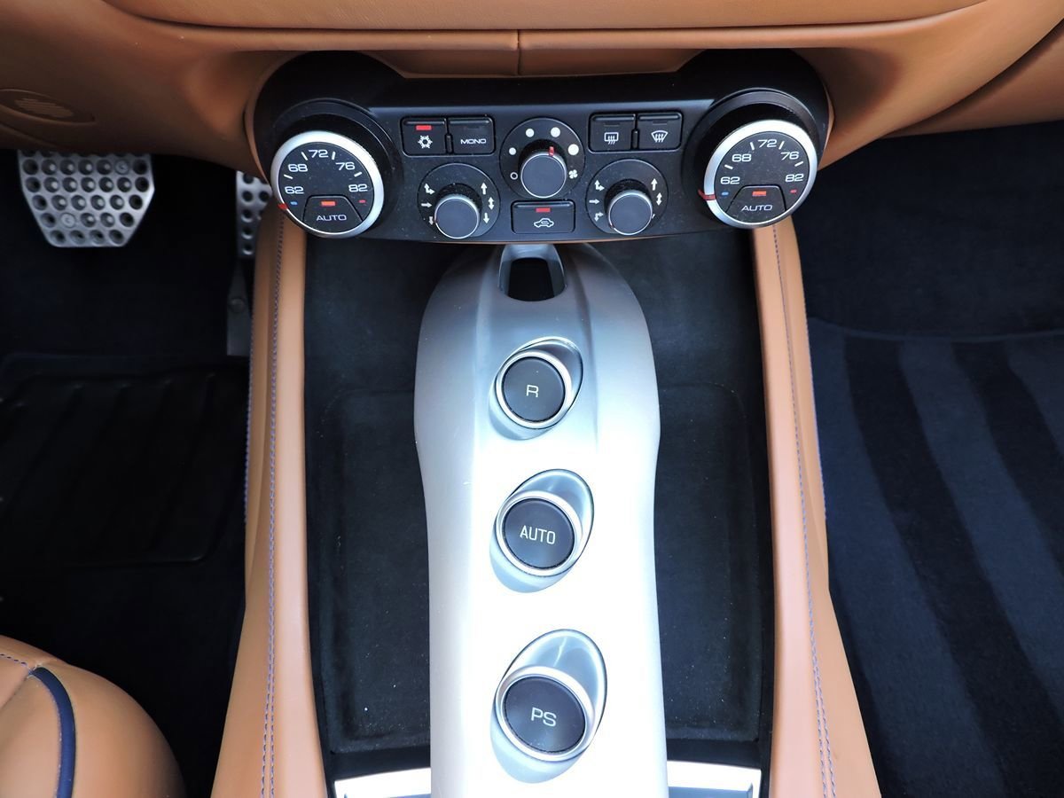 Used 2017 Ferrari California T image 31