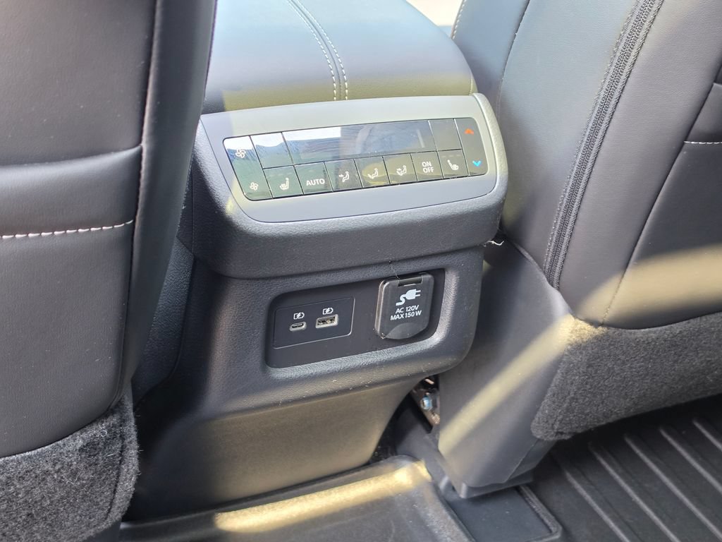 Used 2024 Nissan Pathfinder Platinum w/ Cargo Package AWD/4WD image 35