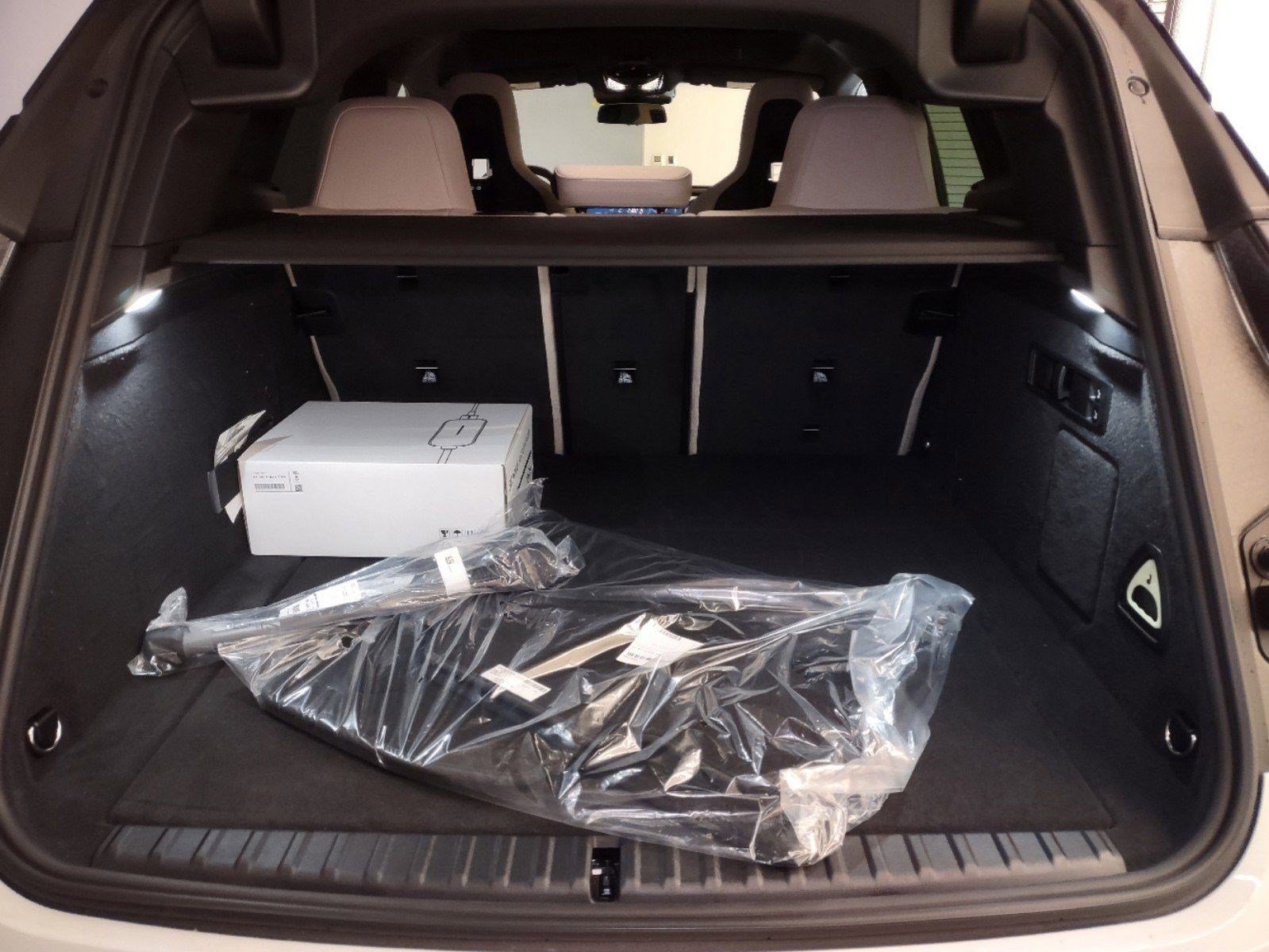 Used 2023 BMW iX xDrive50 image 25