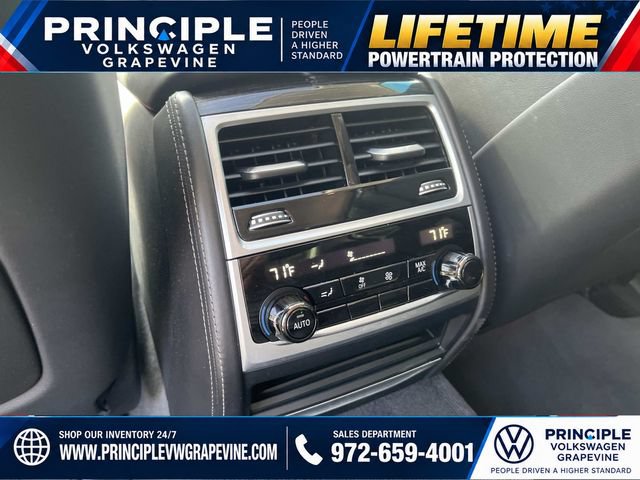 Used 2021 BMW 740i w/ Premium Package RWD image 24