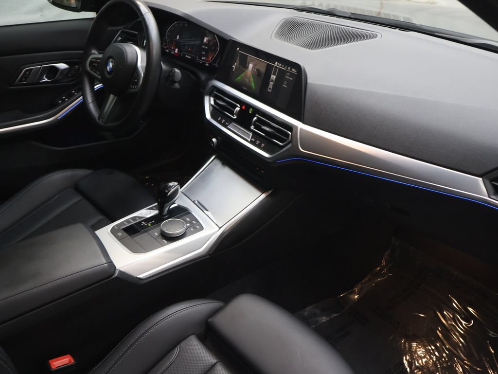 Used 2022 BMW 330i Sedan w/ M Sport Package RWD image 10