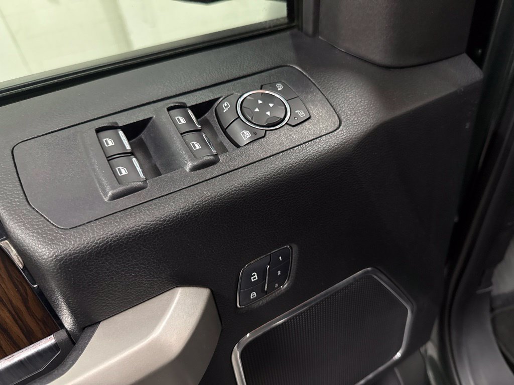 Used 2018 Ford F150 Lariat w/ Trailer Tow Package RWD image 12