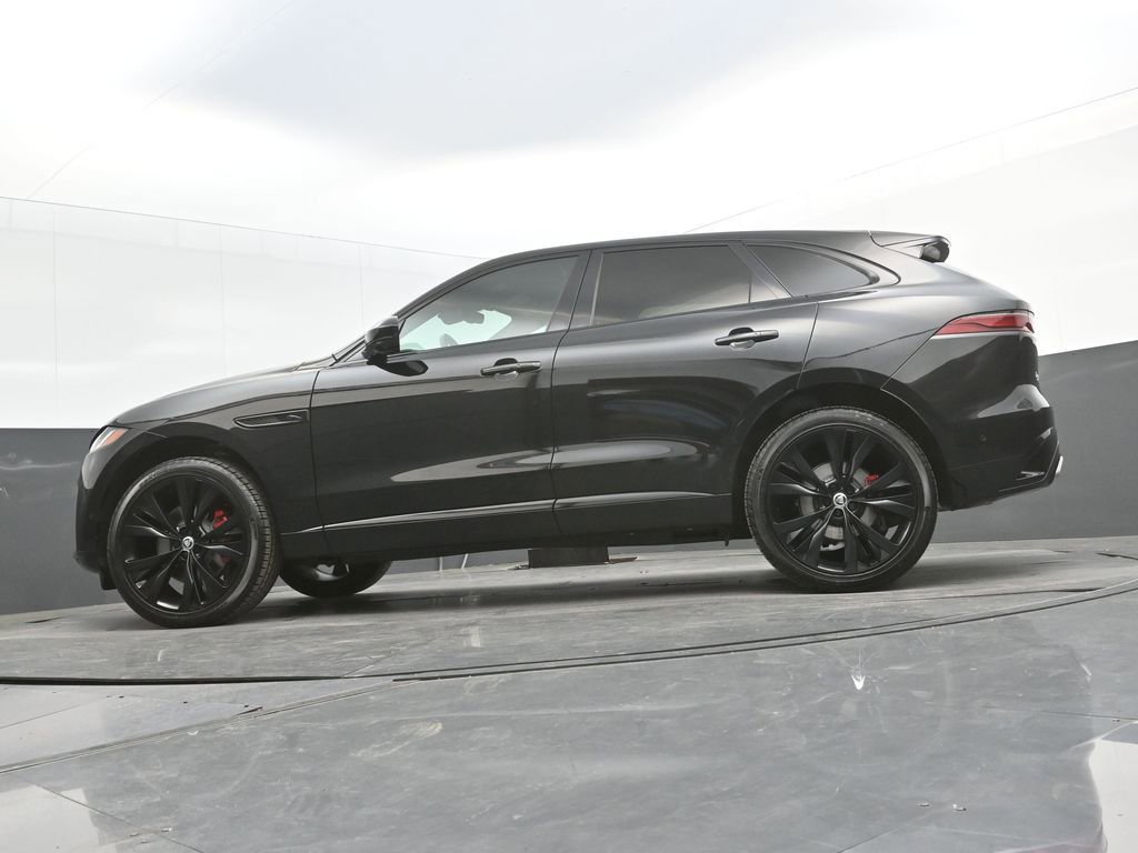 Certified 2025 Jaguar F-PACE R-Dynamic S image 38