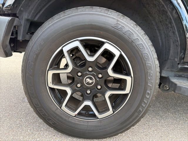 Used 2022 Ford Bronco Outer Banks image 9