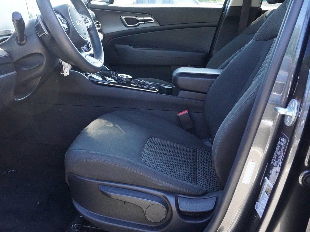 Used 2023 Kia Sportage LX AWD/4WD image 24