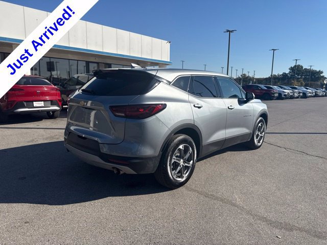 Used 2025 Chevrolet Blazer LT AWD/4WD image 3