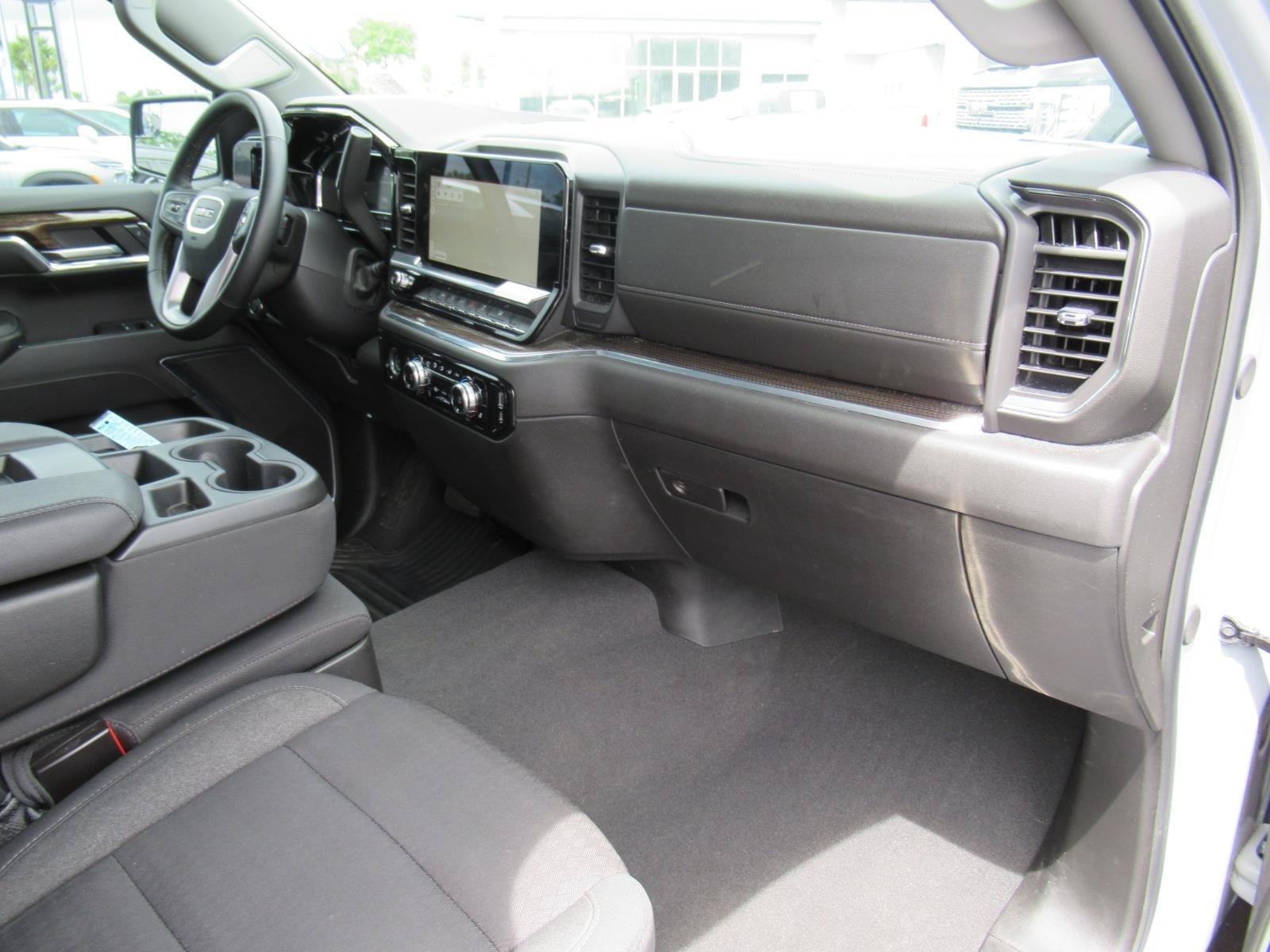 Certified 2024 GMC Sierra 1500 Elevation AWD/4WD image 11