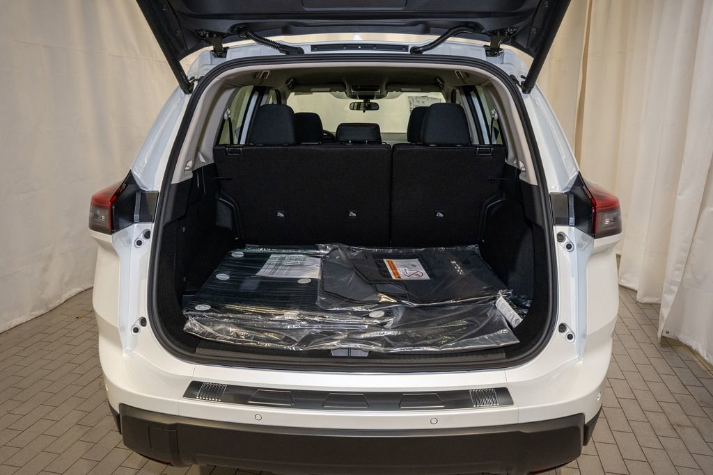 New 2026 Nissan Rogue SV image 6