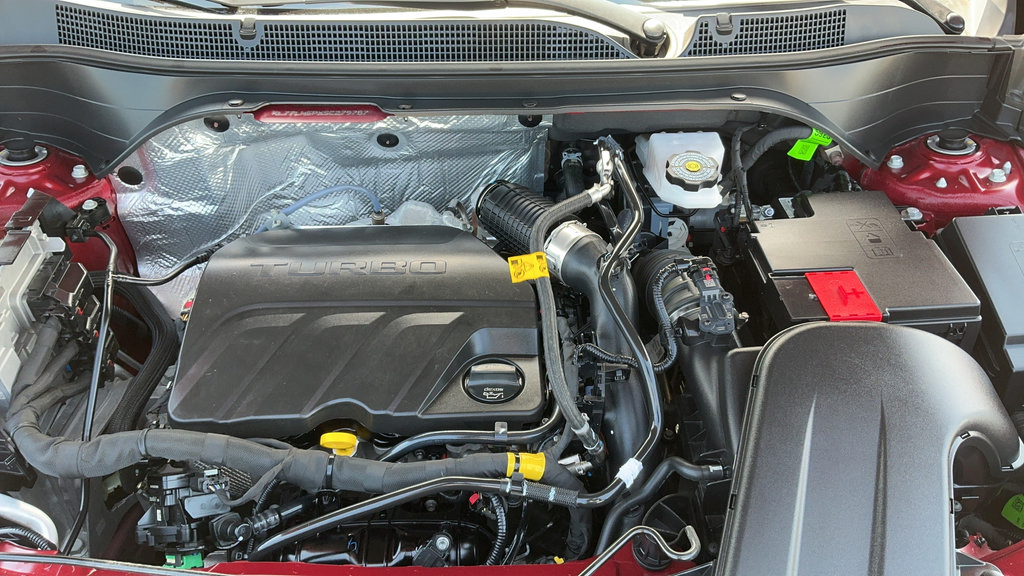 Used 2025 Chevrolet Trax LT w/ LT Convenience Package FWD image 24