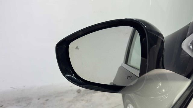 Used 2019 Chrysler Pacifica Touring-L Plus w/ Tire & Wheel Group image 12