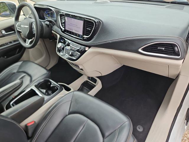 Used 2023 Chrysler Pacifica Touring-L FWD image 25