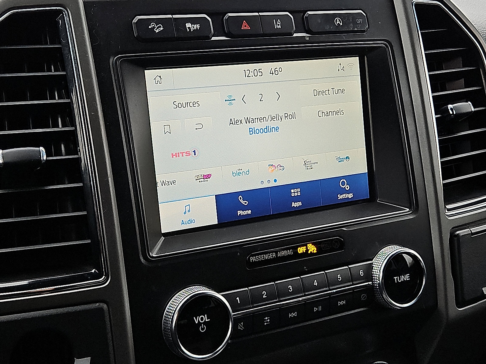 Used 2020 Ford Expedition XLT image 16