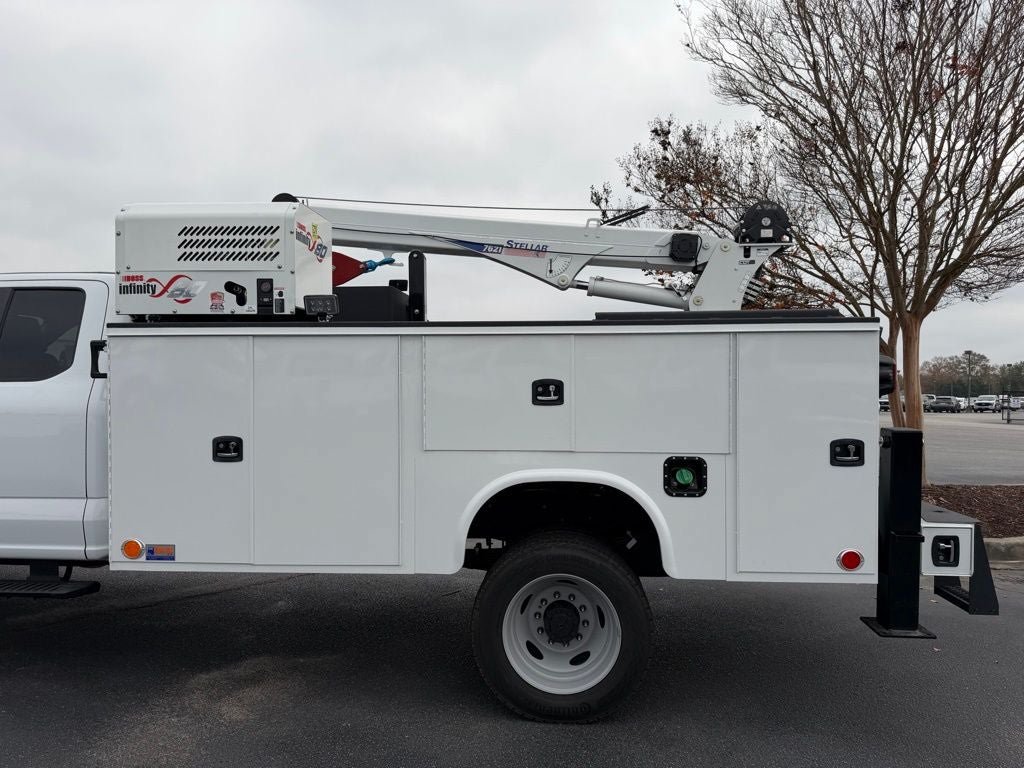 New 2026 Ford F550 4x4 Supercab Super Duty image 8