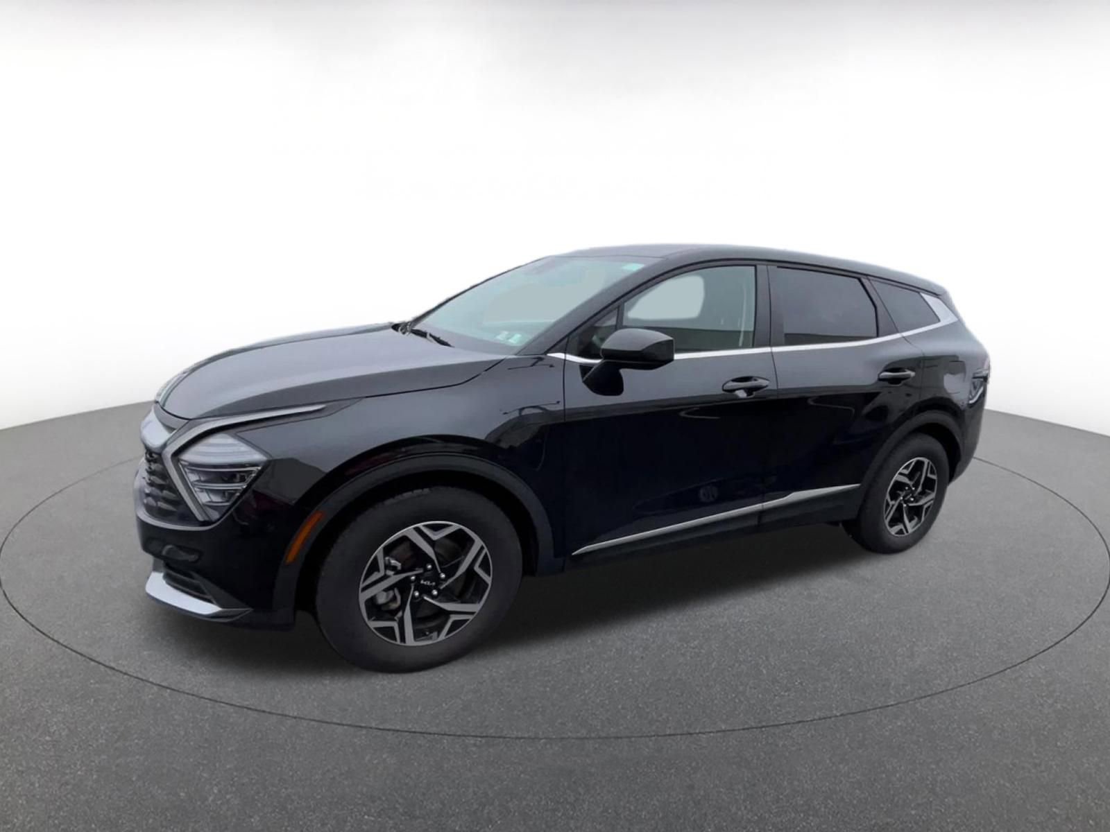 Used 2025 Kia Sportage LX image 8