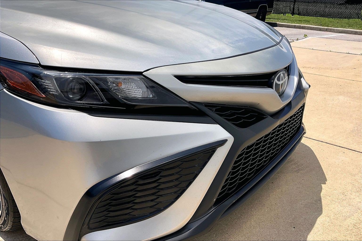 Used 2021 Toyota Camry SE FWD image 34