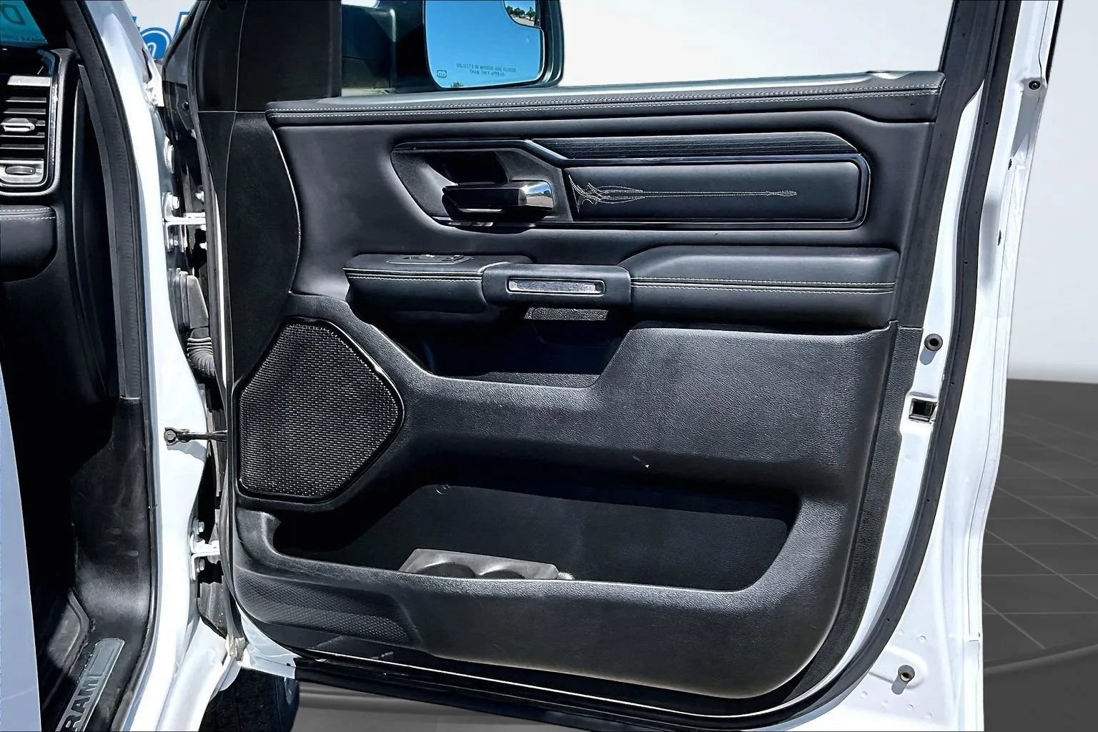 Used 2022 RAM 1500 Limited w/ Body Color Bumper Group AWD/4WD image 27