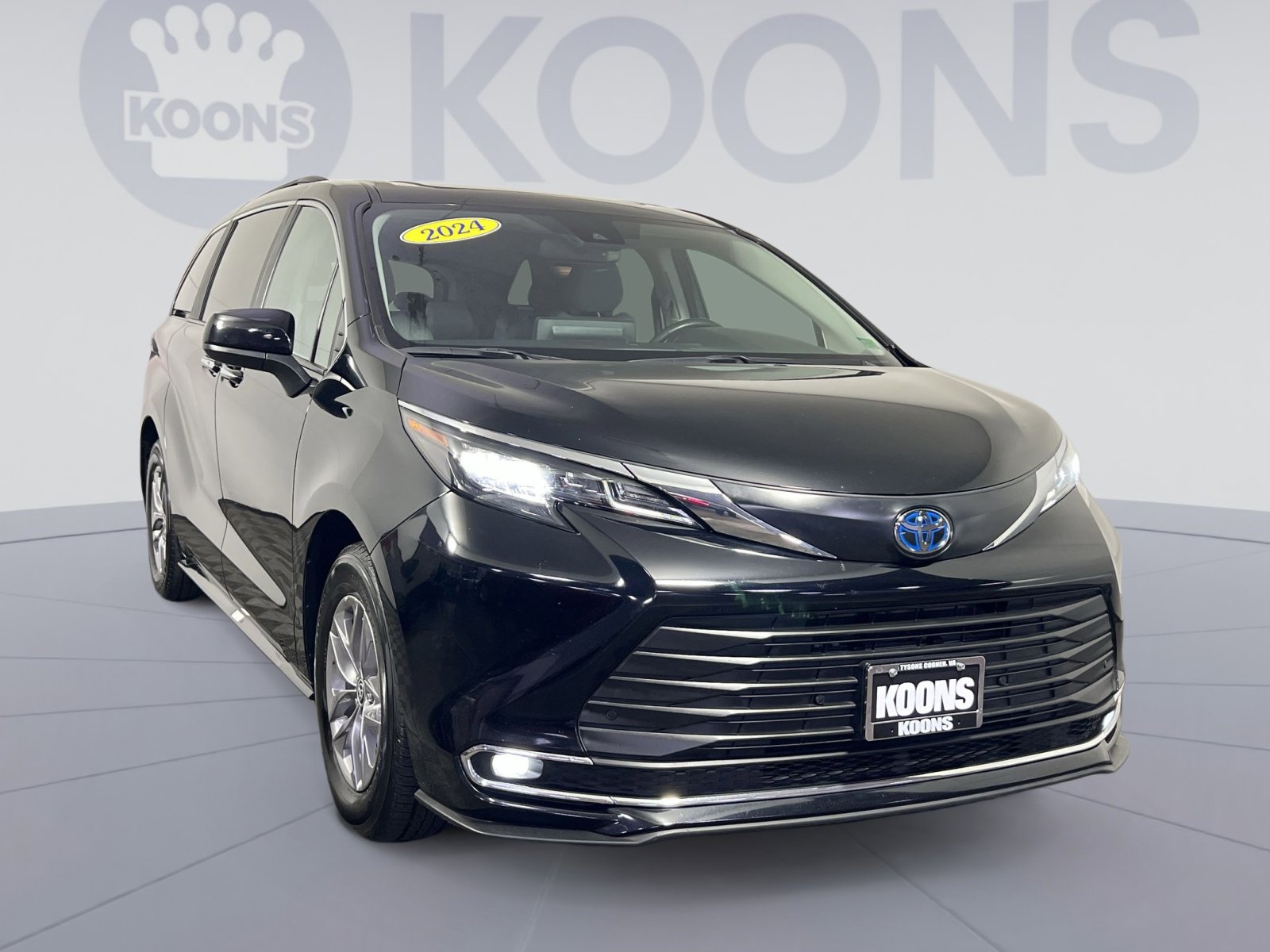 Used 2024 Toyota Sienna XLE image 10