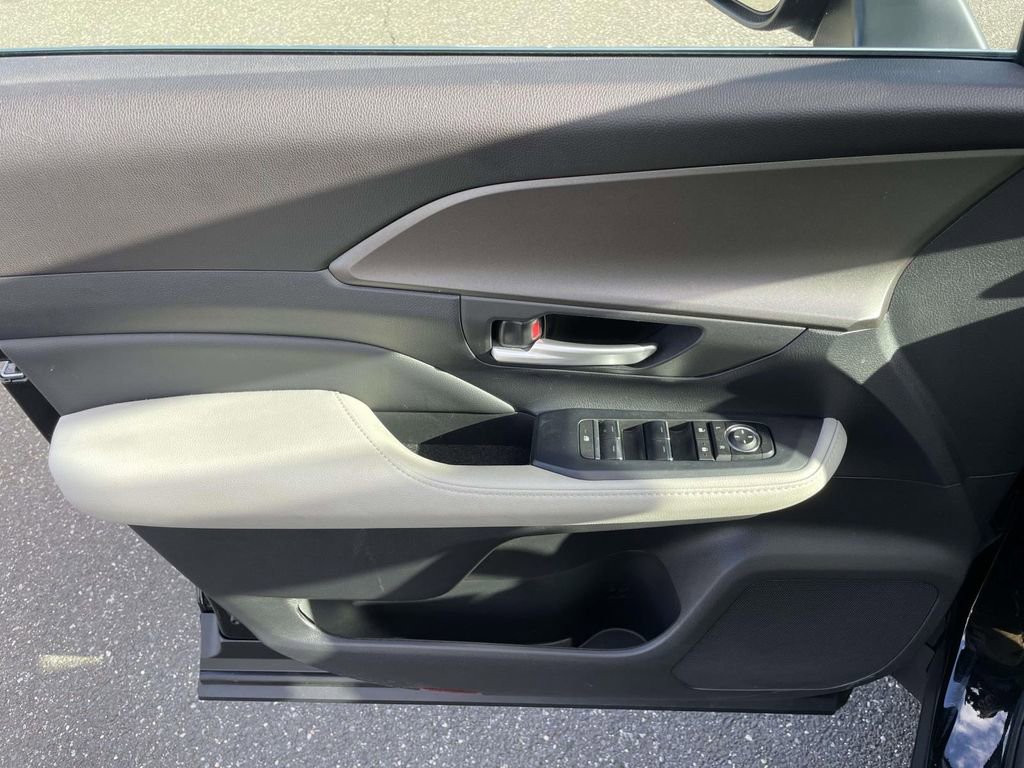 Used 2024 Toyota Grand Highlander XLE image 16