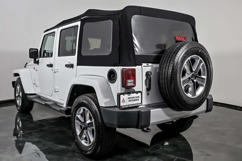 Used 2012 Jeep Wrangler Unlimited Sahara w/ Connectivity Group AWD/4WD image 7