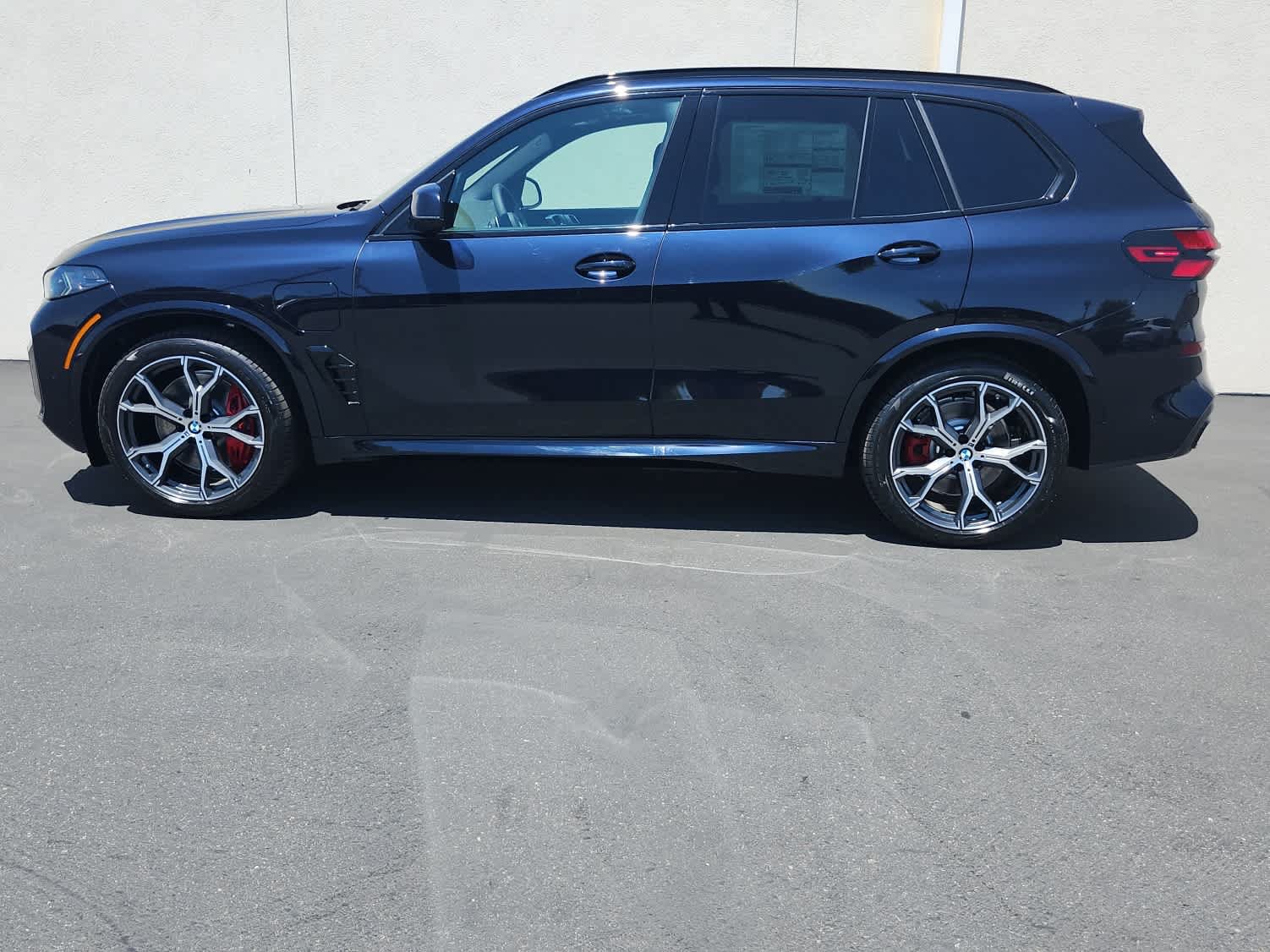 New 2026 BMW X5 xDrive50e w/ Executive Package AWD/4WD image 4
