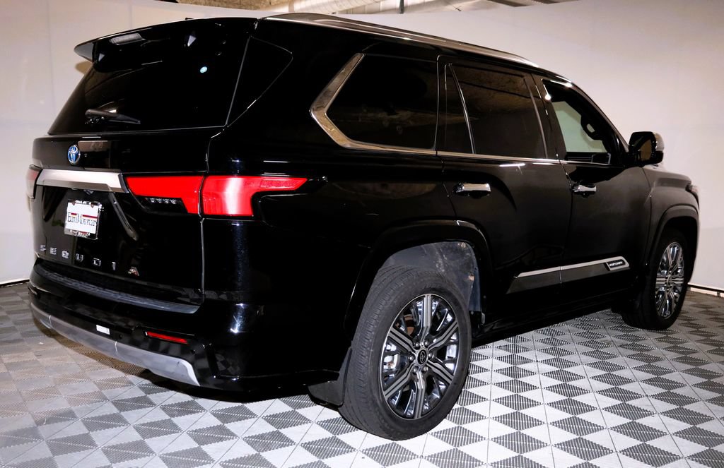 Used 2024 Toyota Sequoia Capstone AWD/4WD image 6