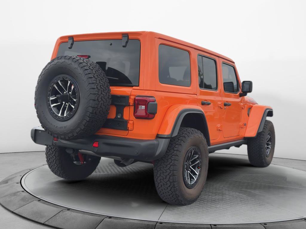 Used 2025 Jeep Wrangler Unlimited Rubicon AWD/4WD image 4