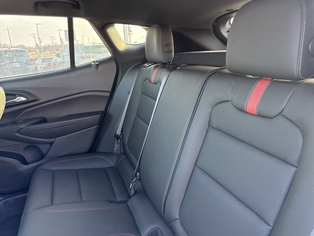 Used 2024 Chevrolet Trax RS w/ Sunroof Package FWD image 37