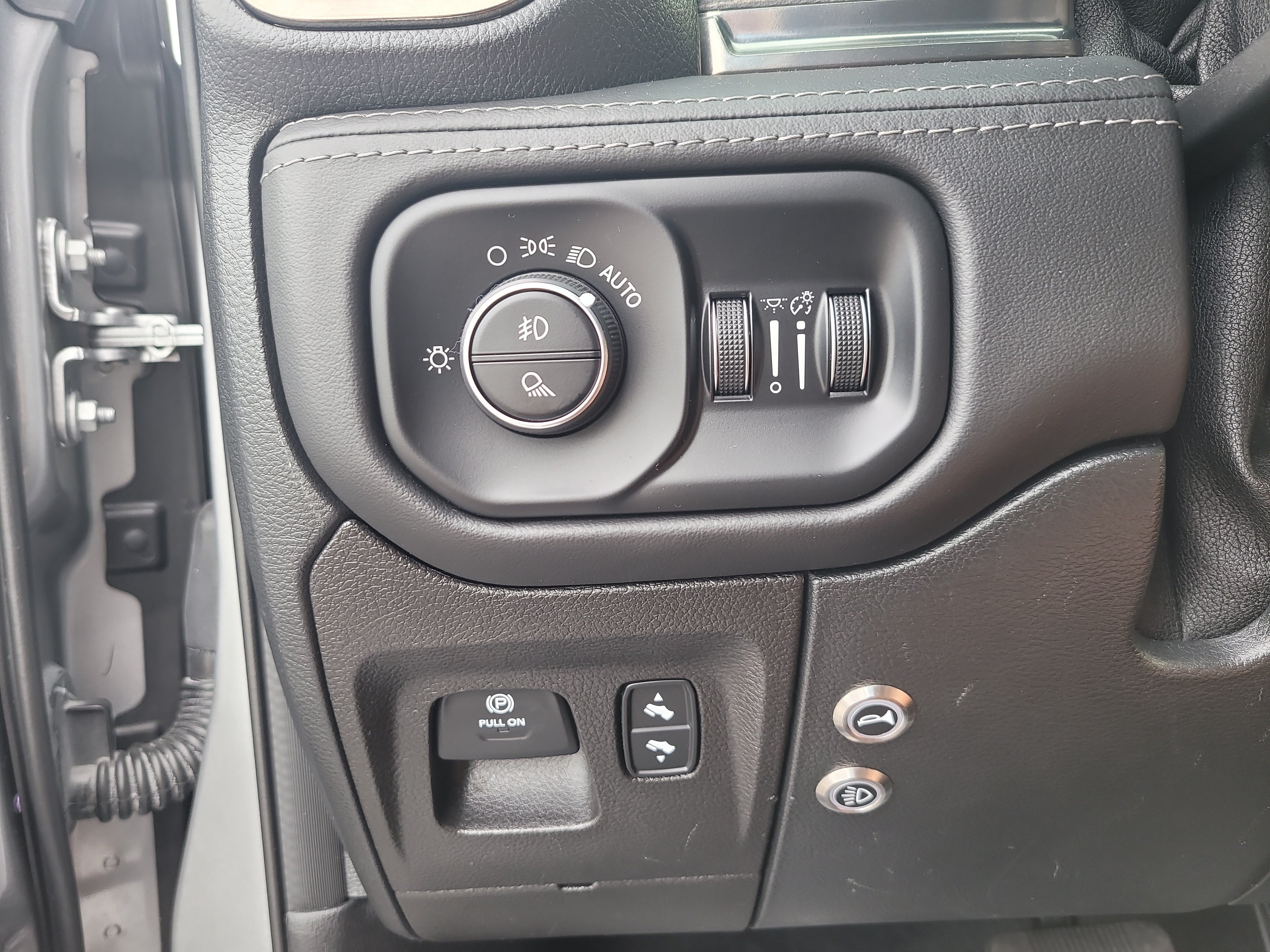 Used 2021 RAM 1500 Limited RWD image 32