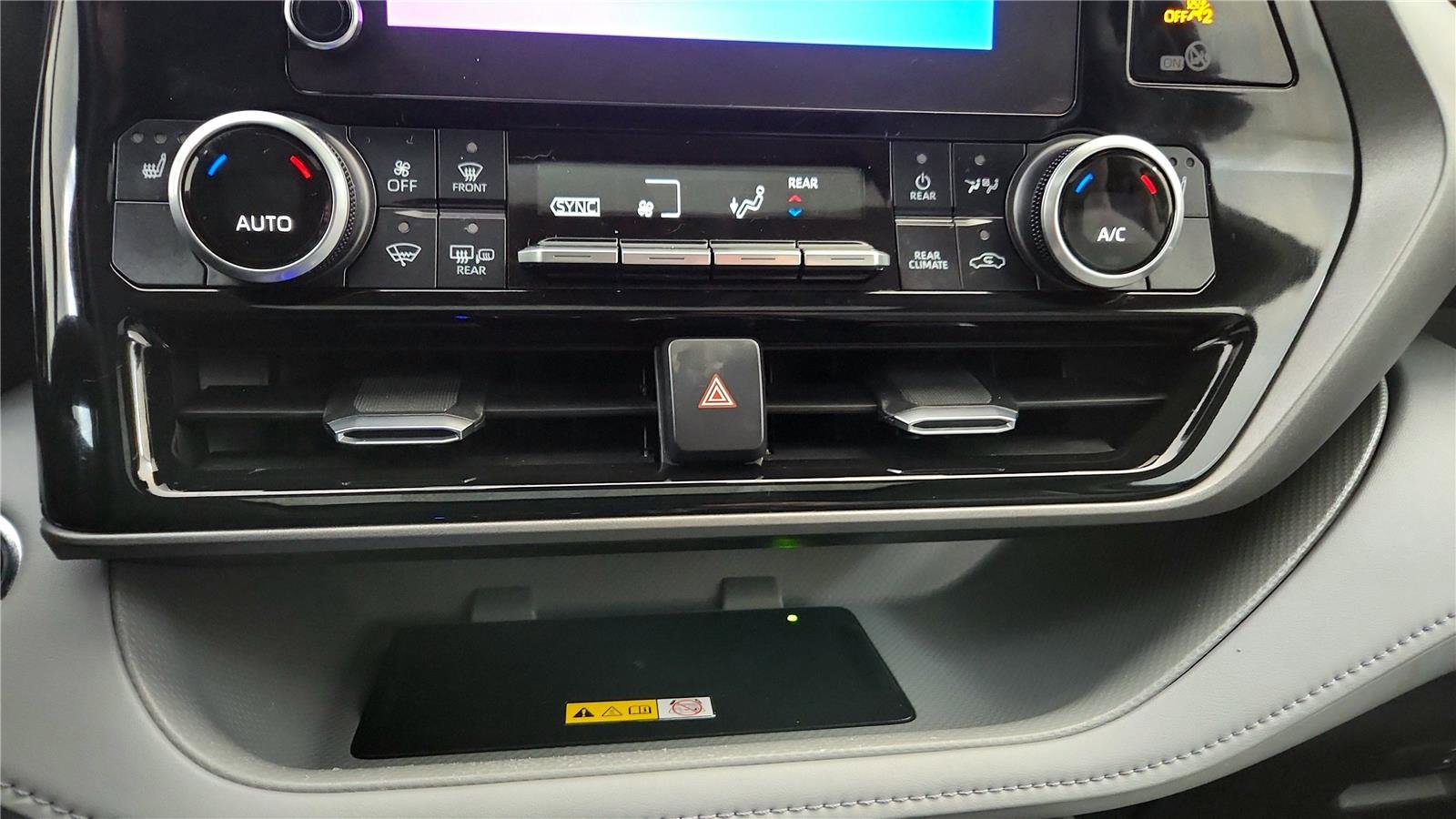 Certified 2023 Toyota Highlander XLE image 25