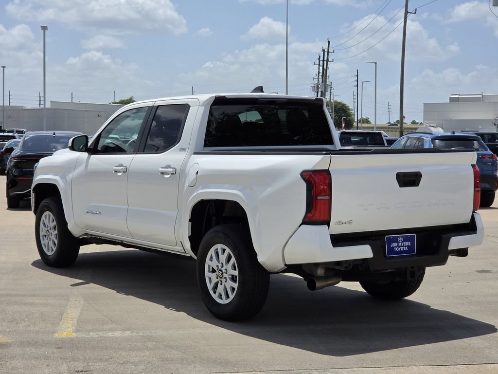 Used 2025 Toyota Tacoma SR5 AWD/4WD image 7