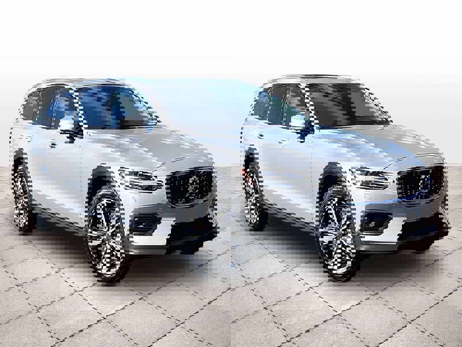 Used 2025 Volvo V60 B5 Cross Country Plus image 2