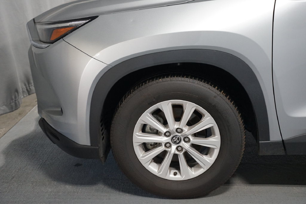 Used 2025 Toyota Grand Highlander AWD image 5