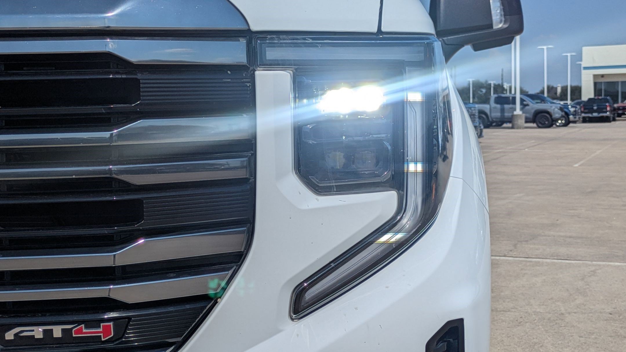 Used 2024 GMC Sierra 1500 AT4 image 13