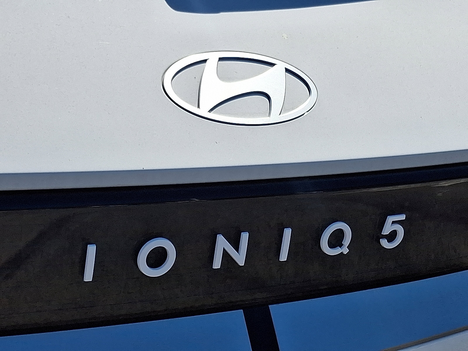 New 2025 Hyundai Ioniq 5 SE image 10