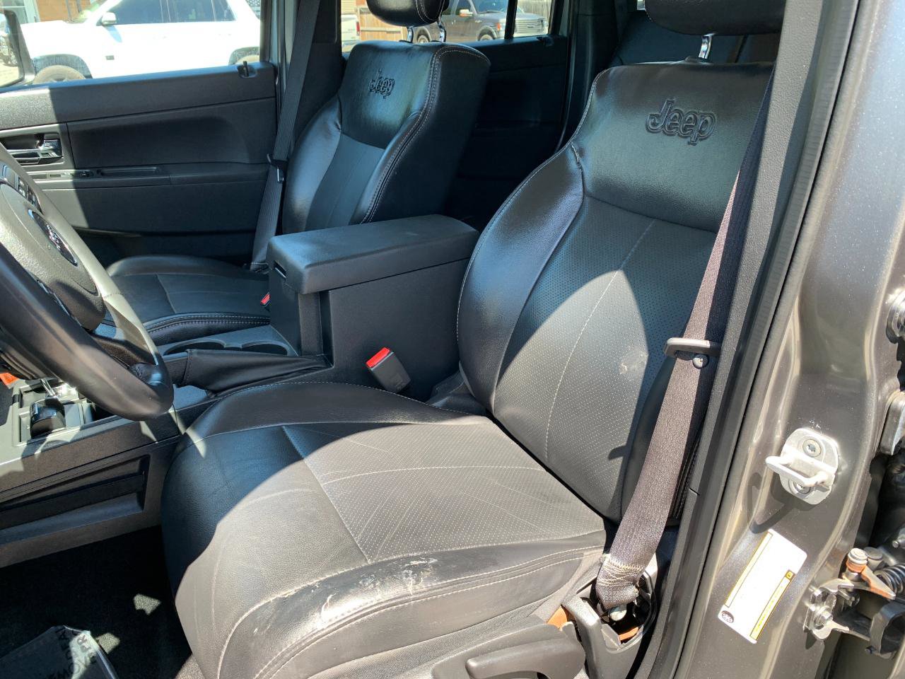 Used 2012 Jeep Liberty Sport AWD/4WD image 11