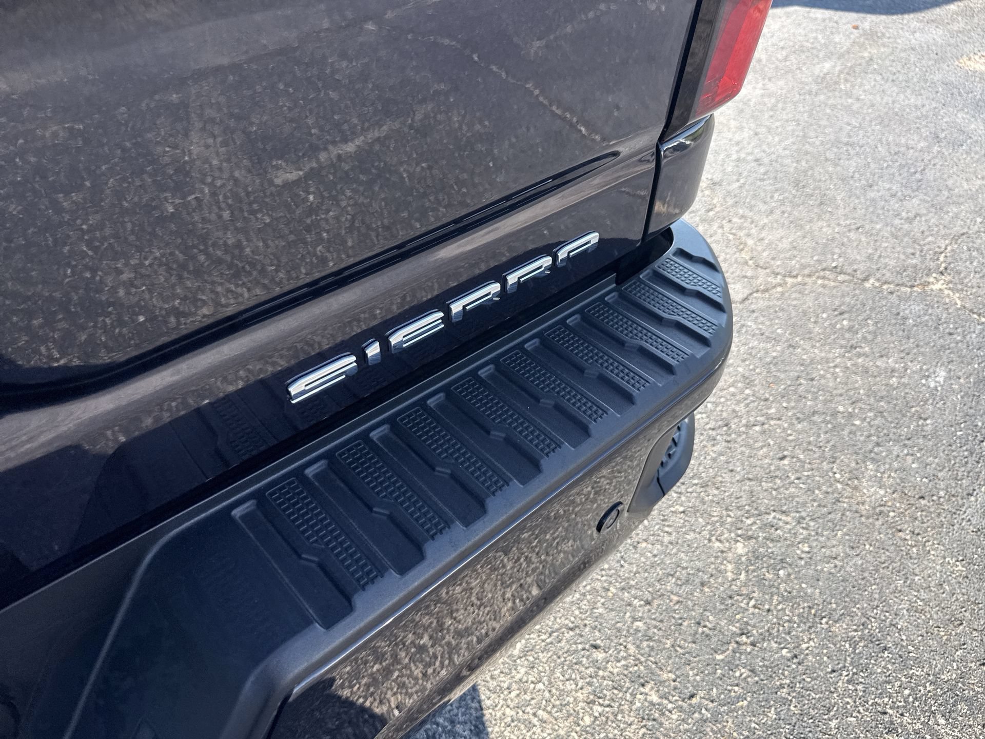 Certified 2025 GMC Sierra 2500 Denali Ultimate AWD/4WD image 39