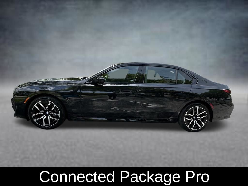 Used 2025 BMW 740i xDrive AWD/4WD image 4