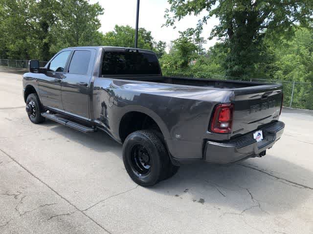 New 2026 RAM 3500 Big Horn AWD/4WD image 4