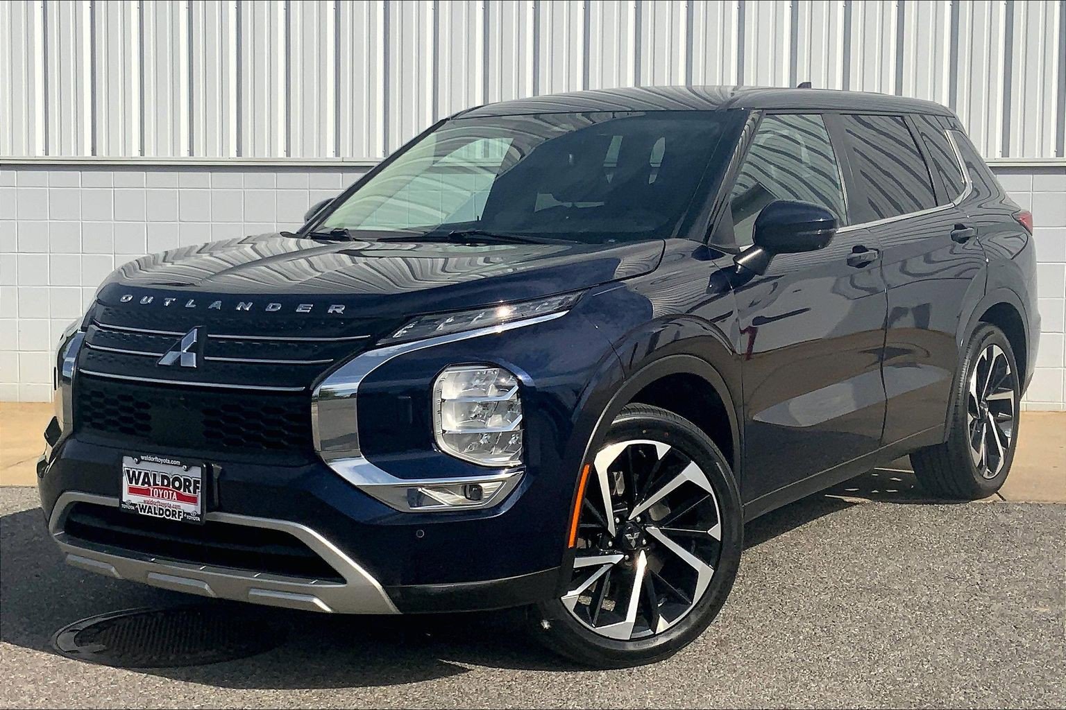 Used 2022 Mitsubishi Outlander SE AWD/4WD image 2