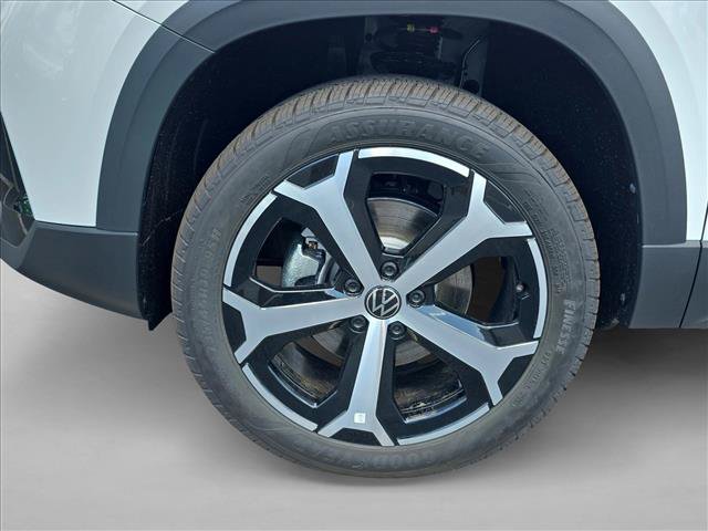 New 2026 Volkswagen Taos SEL AWD/4WD image 22
