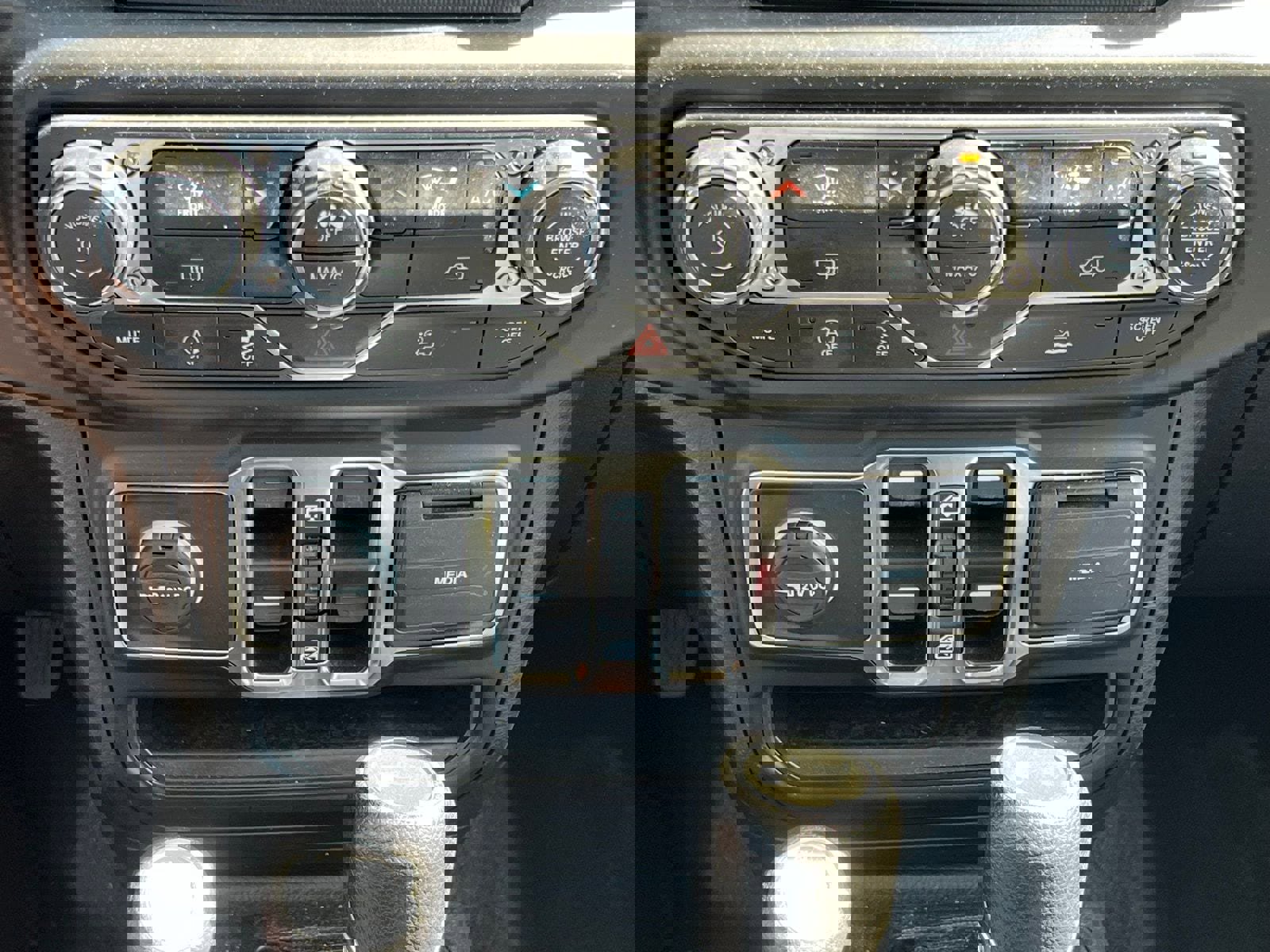 Used 2022 Jeep Wrangler Unlimited Sport image 32