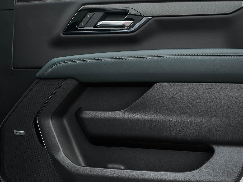 New 2026 GMC Yukon XL AT4 w/ AT4 Premium Package AWD/4WD image 10