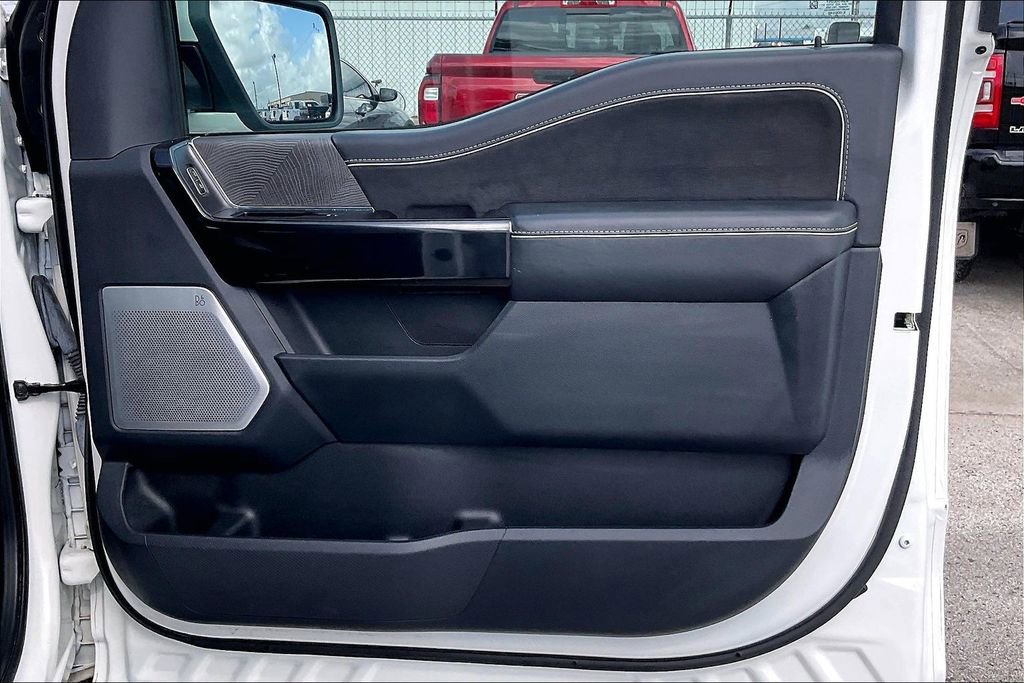 Used 2023 Ford F150 Lightning Platinum image 29