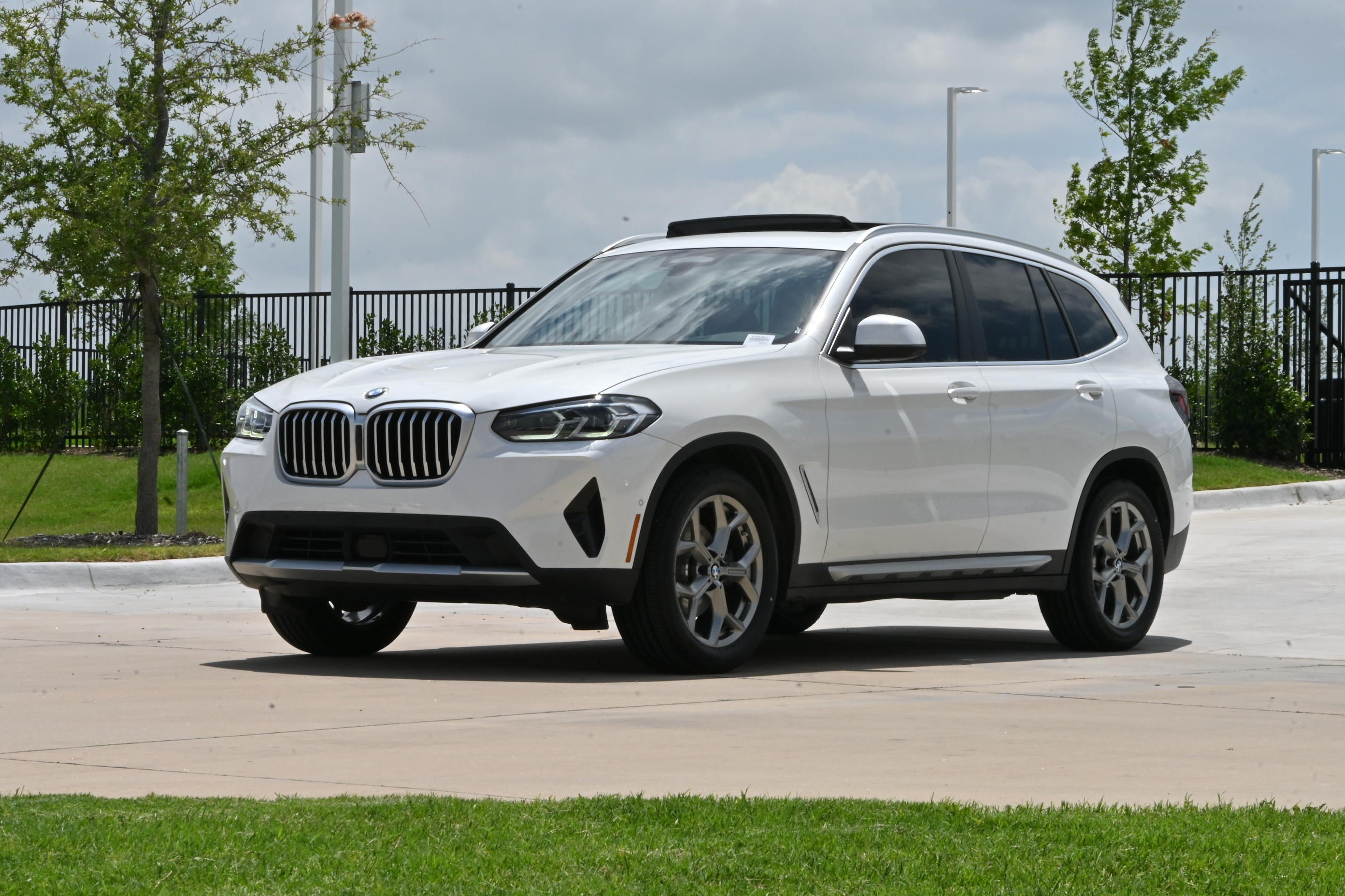 Certified 2023 BMW X3 sDrive30i w/ Premium Package RWD image 5