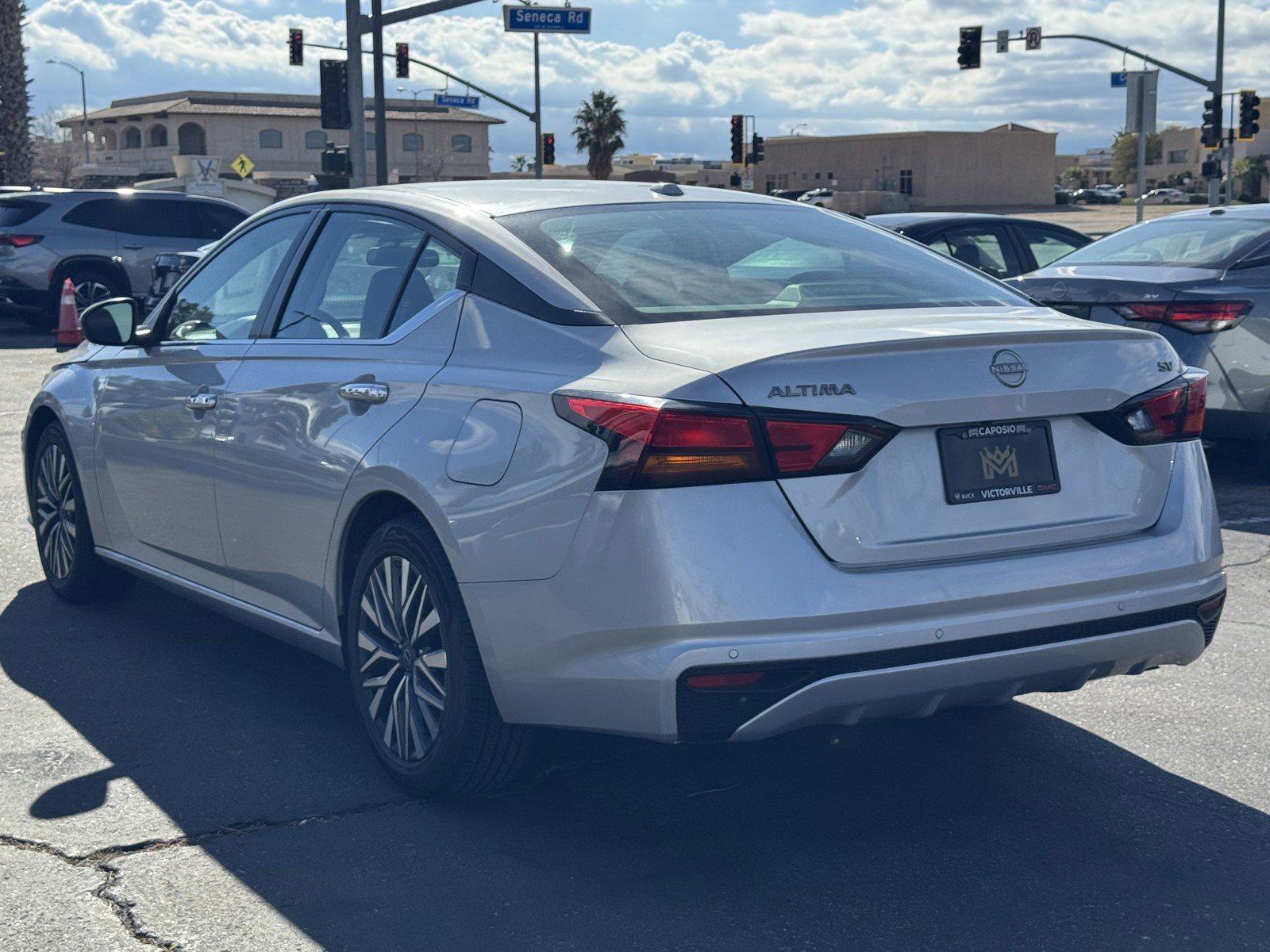 Used 2023 Nissan Altima 2.5 SV image 4